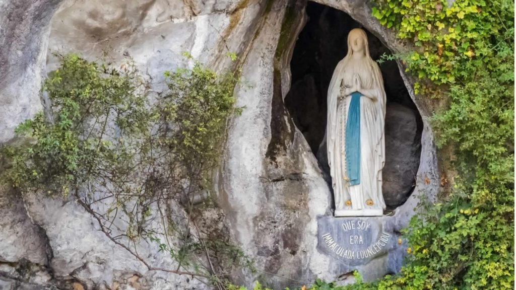 10 Approved Marian Apparitions That Changed the World